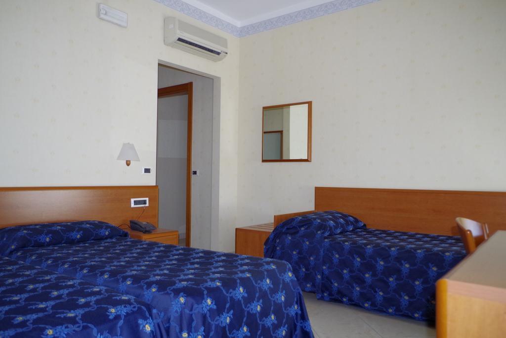 Hotel Kroma Ragusa Phòng bức ảnh